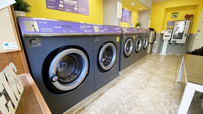 Quante lavatrici servono per una lavanderia self service